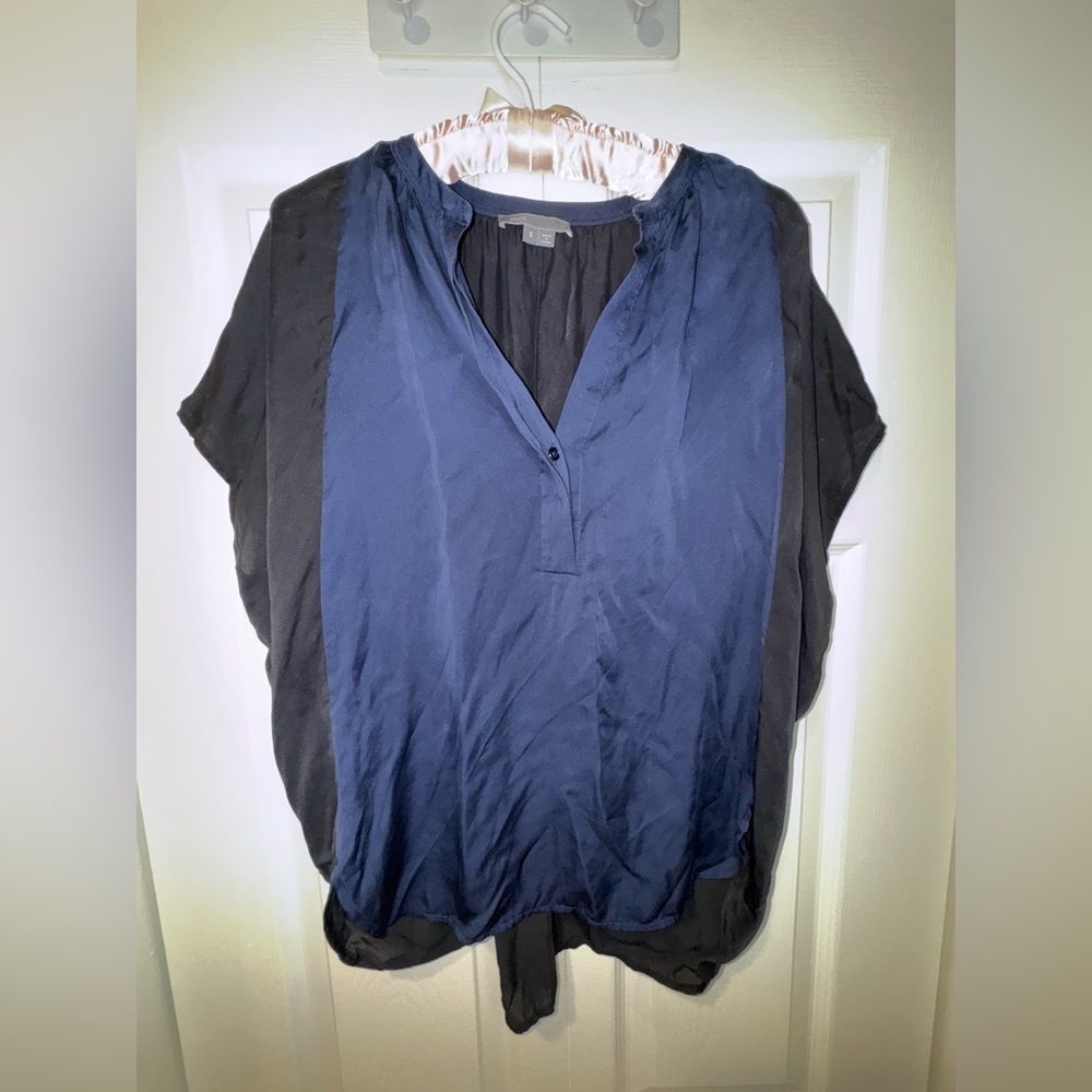 VINCE ($345) navy and black Pleated 100% Silk Popover Hi Lo Blouse Top Size S